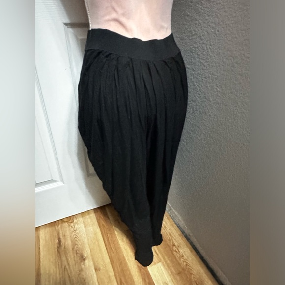 Forever 21 Tonal Harem Pants in Black - Picture 5 of 8